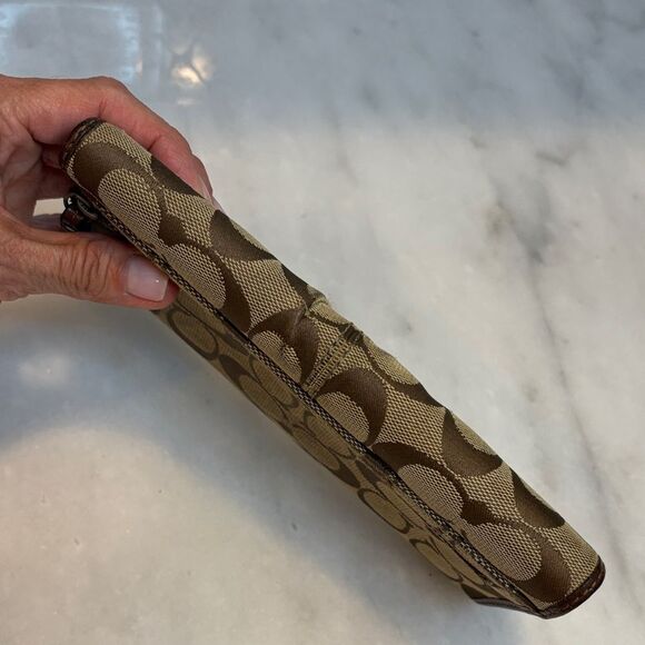 Coach Ashley Jacquard Signature Logo Full Size Wallet - Picture 8 of 15